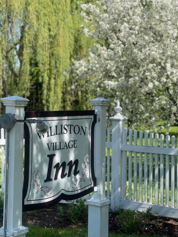 Williston Village Inn Burlington Eksteriør bilde